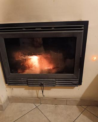 caminetto in ghisa ventilato