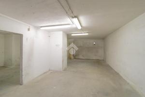 MAGAZZINO A PALAZZOLO SULL'OGLIO