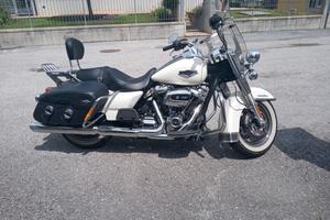 Harley Davidson Road King Classic 