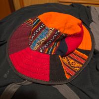 Cappello colorato