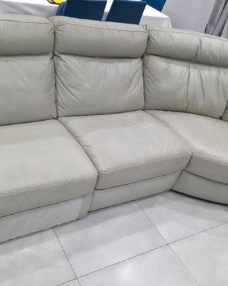 DIVANO GRIGIO MEZZALUNA CON RECLINER MARCA DOIMO