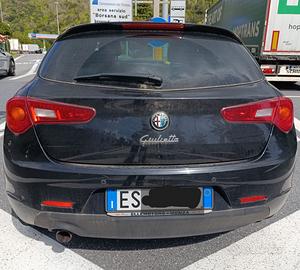 Alfa Romeo Giulietta incidentata per ricambi