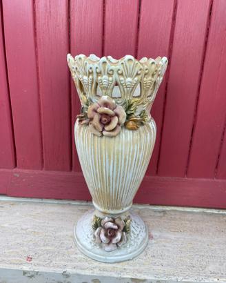 Vaso ceramica Bassano dipinto a mano rose rilievo