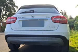 MERCEDES GLA 200  4MATIC