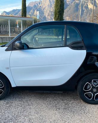 Smart ForTwo EQ Passion ... un fruscio nell'aria