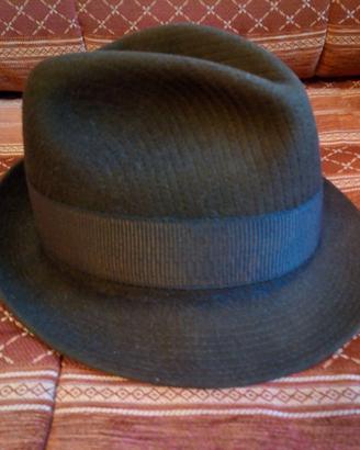 Cappello classico da uomo degli anni '50