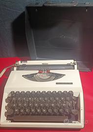 macchina da scrivere Triumph Tippa bianca vintage