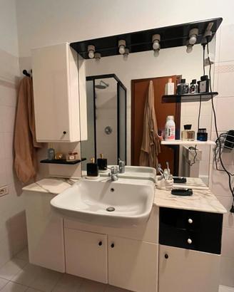 Mobile bagno sospeso largo 150 cm e alto 180 cm