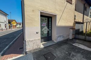 NEGOZIO A PIEVE SAN GIACOMO