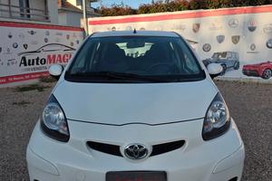 Toyota Aygo 1.0 12V VVT-i 5 porte Lounge Connect M