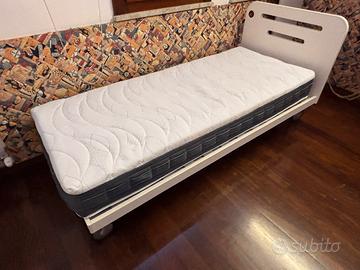 Letto singolo con materasso