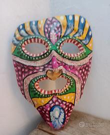 maschera in cartapesta