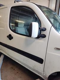 Porta anteriore dx nuda FIAT DOBLO del 2008