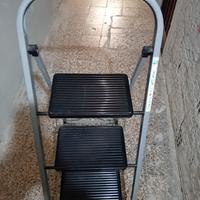 scala in alluminio tre gradini