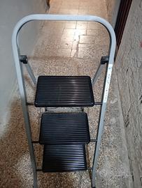 scala in alluminio tre gradini