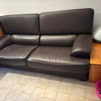 Divano in pelle tre posti