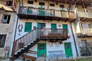 PORZIONE DI TRIFAMILIARE A POSINA