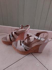 Sandali in pelle beige con zeppa 38