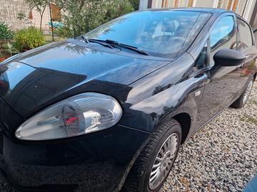Auto Grande Punto Fiat Nera