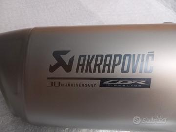 scarico akrapovic honda cbr fireblade 2024 