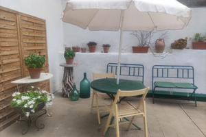 Santa Tecla indipendente a 30 metri dal mare