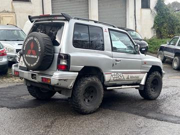 Mitsubishi Pajero 2.8 TDI Metal-top S.S. GLS Targe
