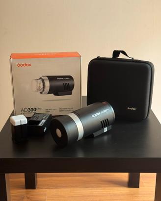 Godox AD300Pro TTL HSS Flash 300Ws + 2 batterie