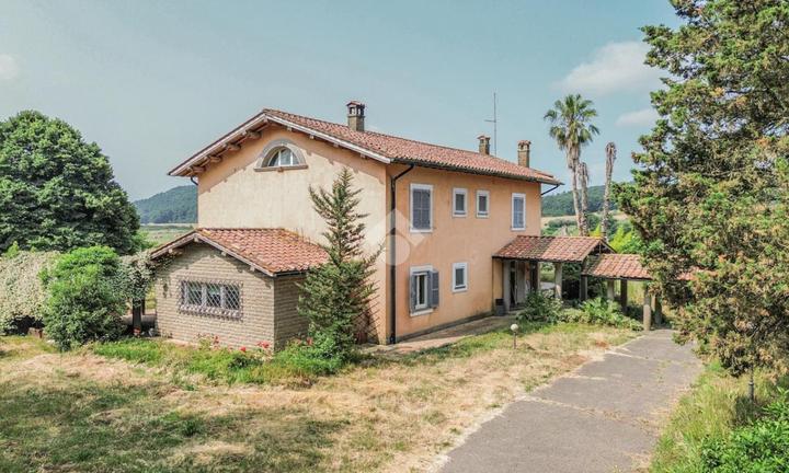 VILLA SINGOLA A BRACCIANO