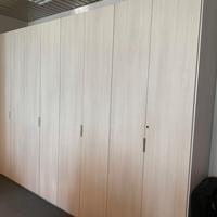 Armadio bianco, grande, di design