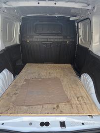 Autocarro citroen berlingo anno 2024