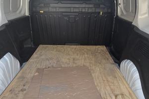 Autocarro citroen berlingo anno 2024