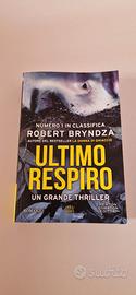 Libro Di Robert Bryndza- ULTIMO RESPIRO