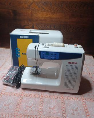 Macchina per cucire Necchi mod. 680
