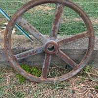 Ruota in ferro antica