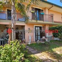 Pressi Viale Europa S. Gregorio Villa con Giardino