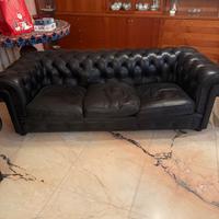 Divano e poltrone chesterfield anni 2000
