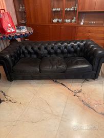 Divano e poltrone chesterfield anni 2000