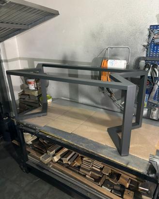 Base tavolo personalizzabile verniciata a polvere