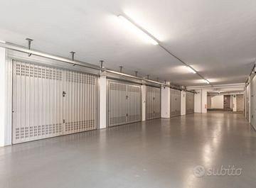 Posto moto in box condiviso 70 eur