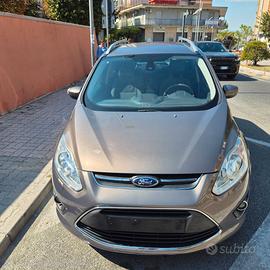 Ford Focus Grand Cmax