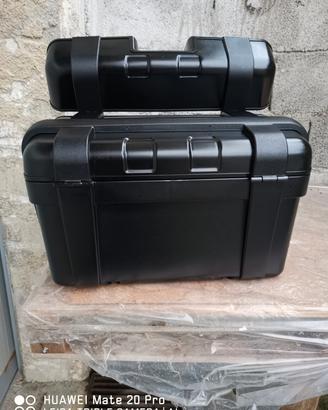 Givi trekker due trk33 e due trk46. 