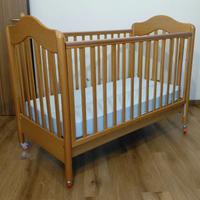 Lettino con sponde per bambini