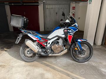 Honda Africa Twin 1100 Urban Tricolor 2023