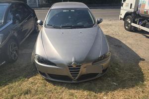 Alfa Romeo 147 incidentata 