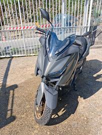 XMAX 300 TECH IN BUONISSIMO STATO