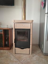 Termostufa a legna Nordica. 