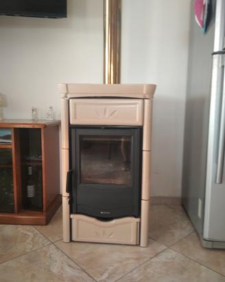 Termostufa a legna Nordica. 