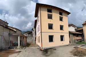 Villa di 600 m² con più di 5 locali e box auto a C