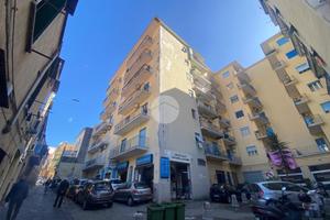 3 LOCALI A TORRE DEL GRECO