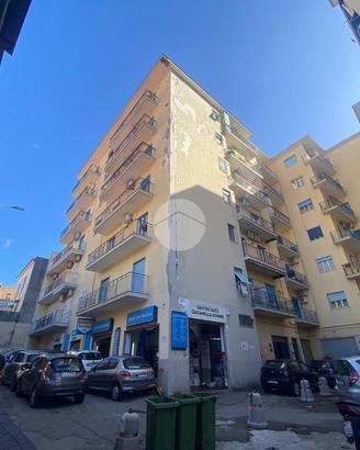 3 LOCALI A TORRE DEL GRECO